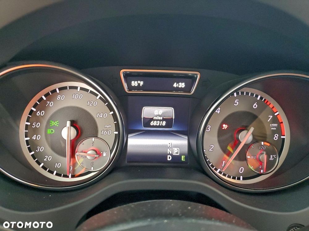 Mercedes-Benz GLA - 9