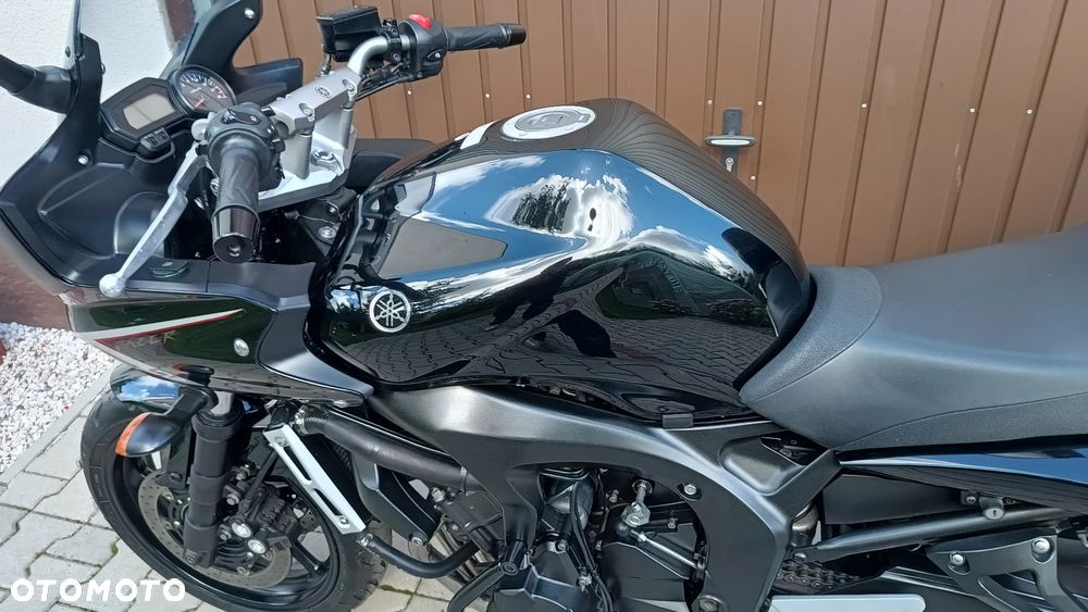 Yamaha FZ6 - 18