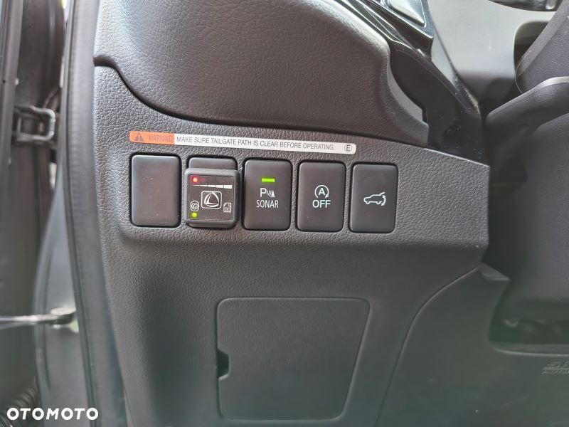 Mitsubishi Outlander - 10