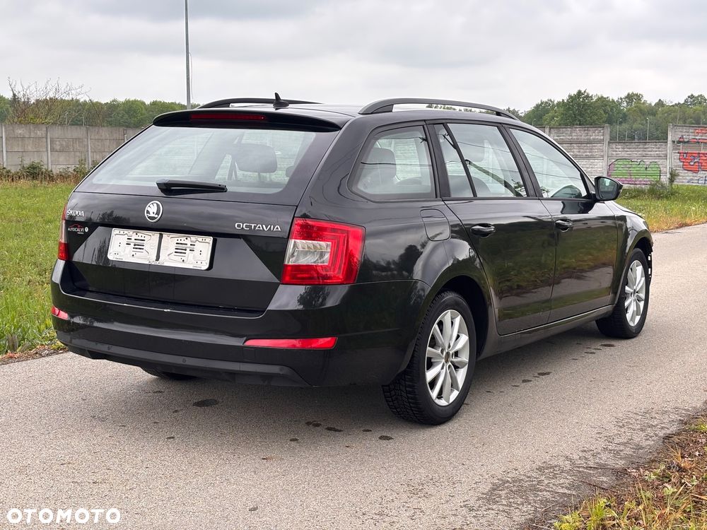 Skoda Octavia 1.6 TDI DPF DSG Ambition - 1