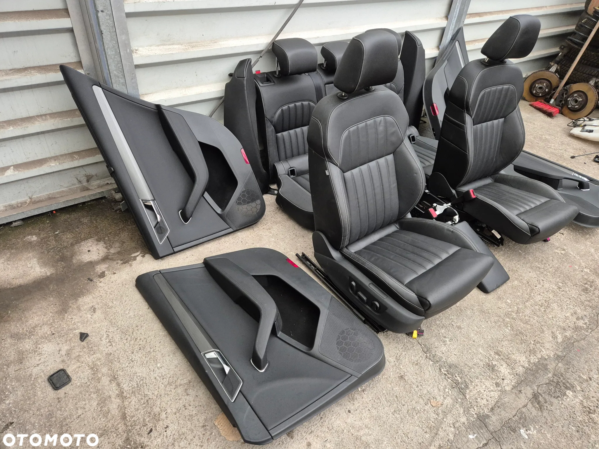 SKODA SUPERB III 3V9  KOMBI LIFT FOTELE SKÓRY KOMPLET IDEALNE JAK NOWE 12TYŚ KM - 2
