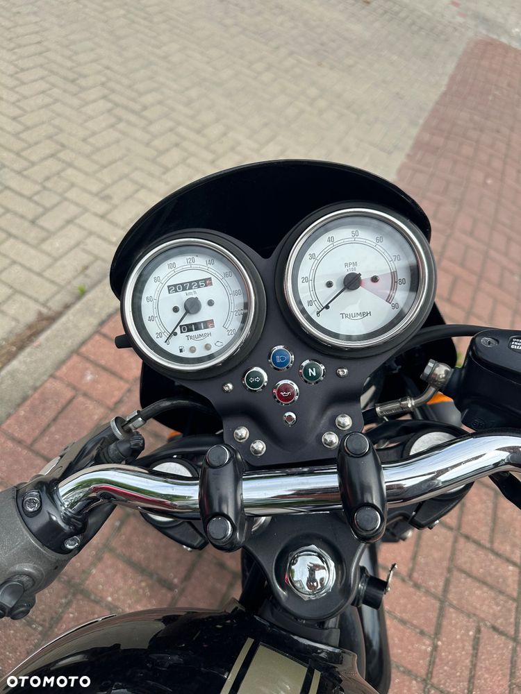 Triumph Thruxton - 5