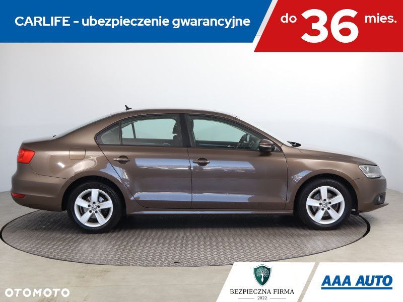 Volkswagen Jetta - 7
