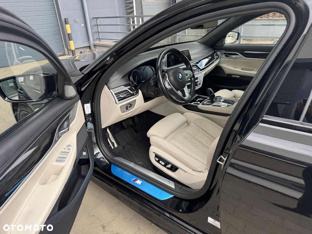 BMW Seria 7 750Ld xDrive - 13
