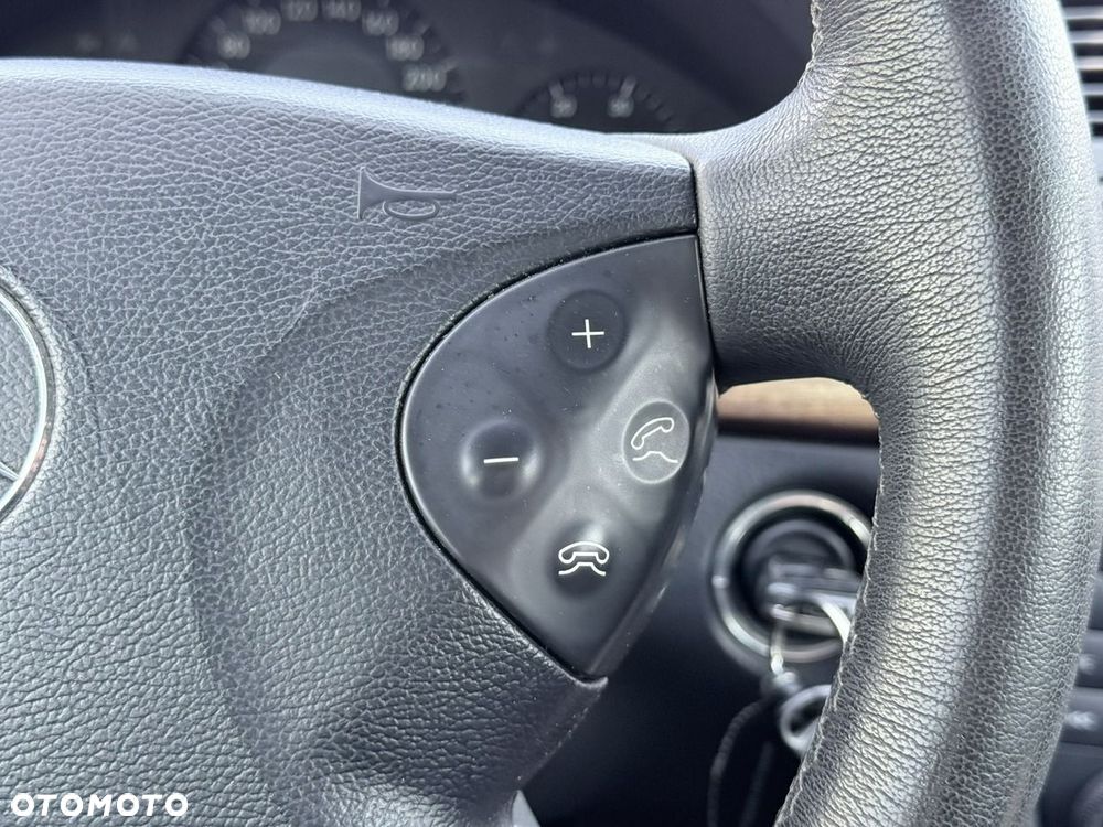 Mercedes-Benz Klasa E 220 CDI Automatik Classic - 21
