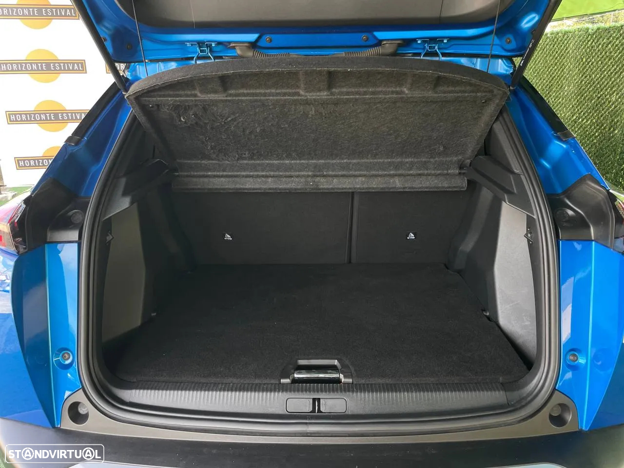 Peugeot e-2008 50 kWh GT - 19