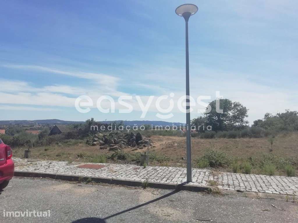 Terreno com viabilidade de construção em Caria Belmonte - Grande imagem: 4/10