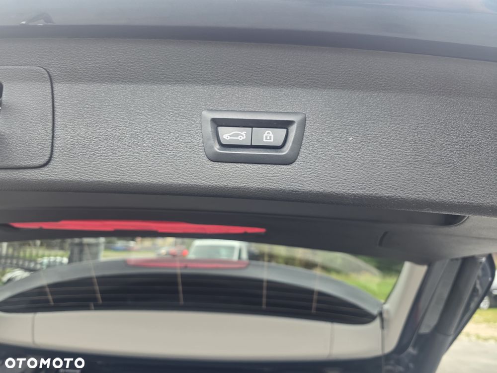 BMW X1 xDrive20d Sport Line - 16