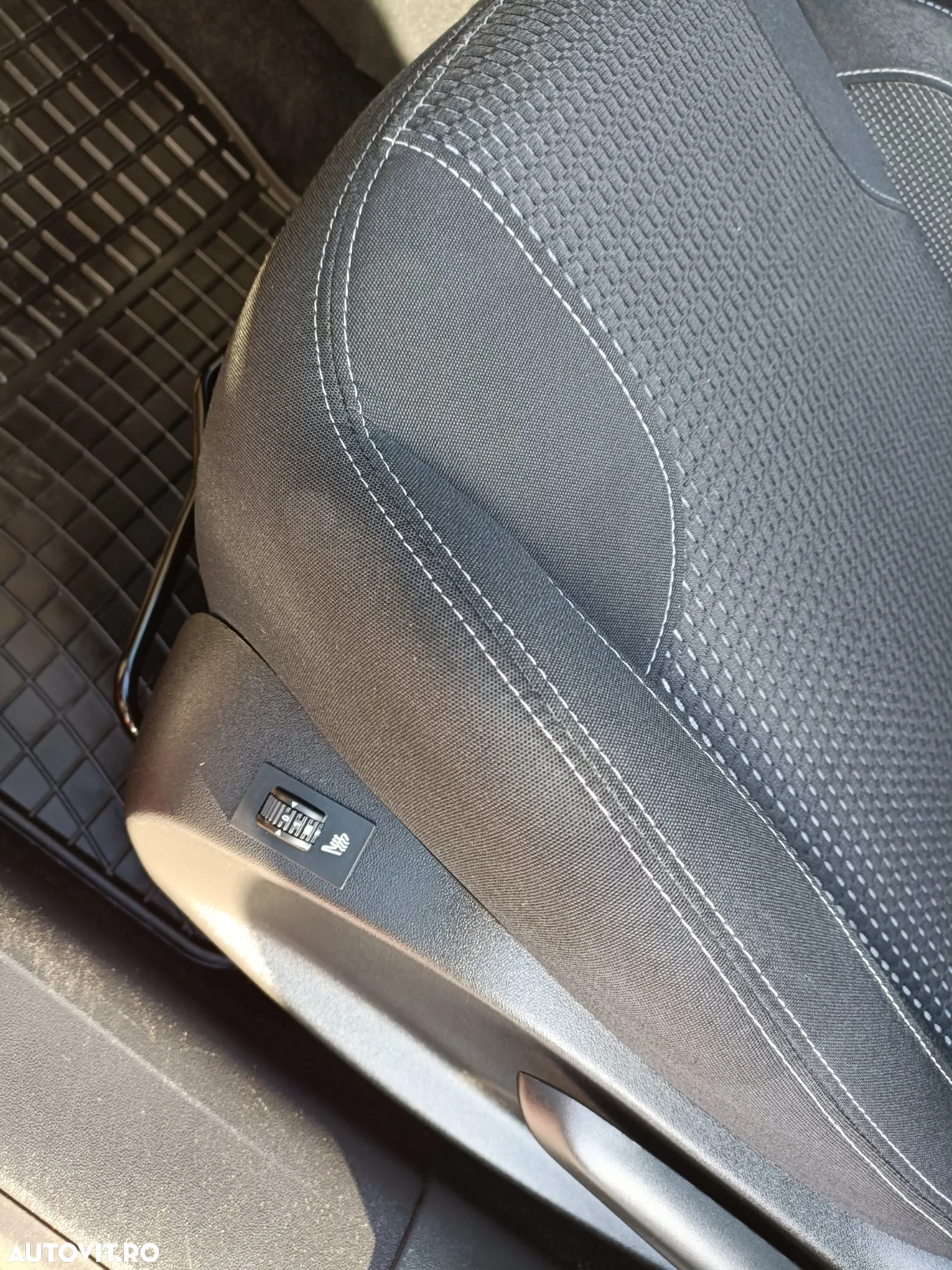 Peugeot 208 PureTech 110 Stop & Start Allure - 17