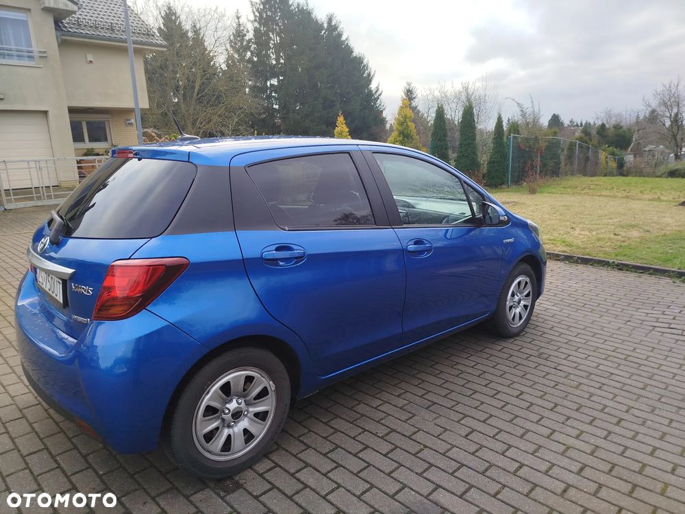 Toyota Yaris Hybrid 100 Premium - 5