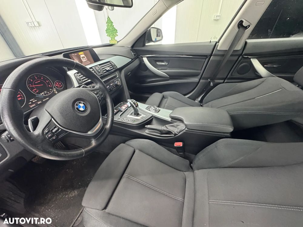 BMW Seria 3 320d Aut. Luxury Line - 24