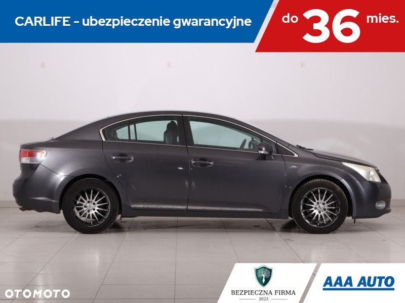 Toyota Avensis - 8