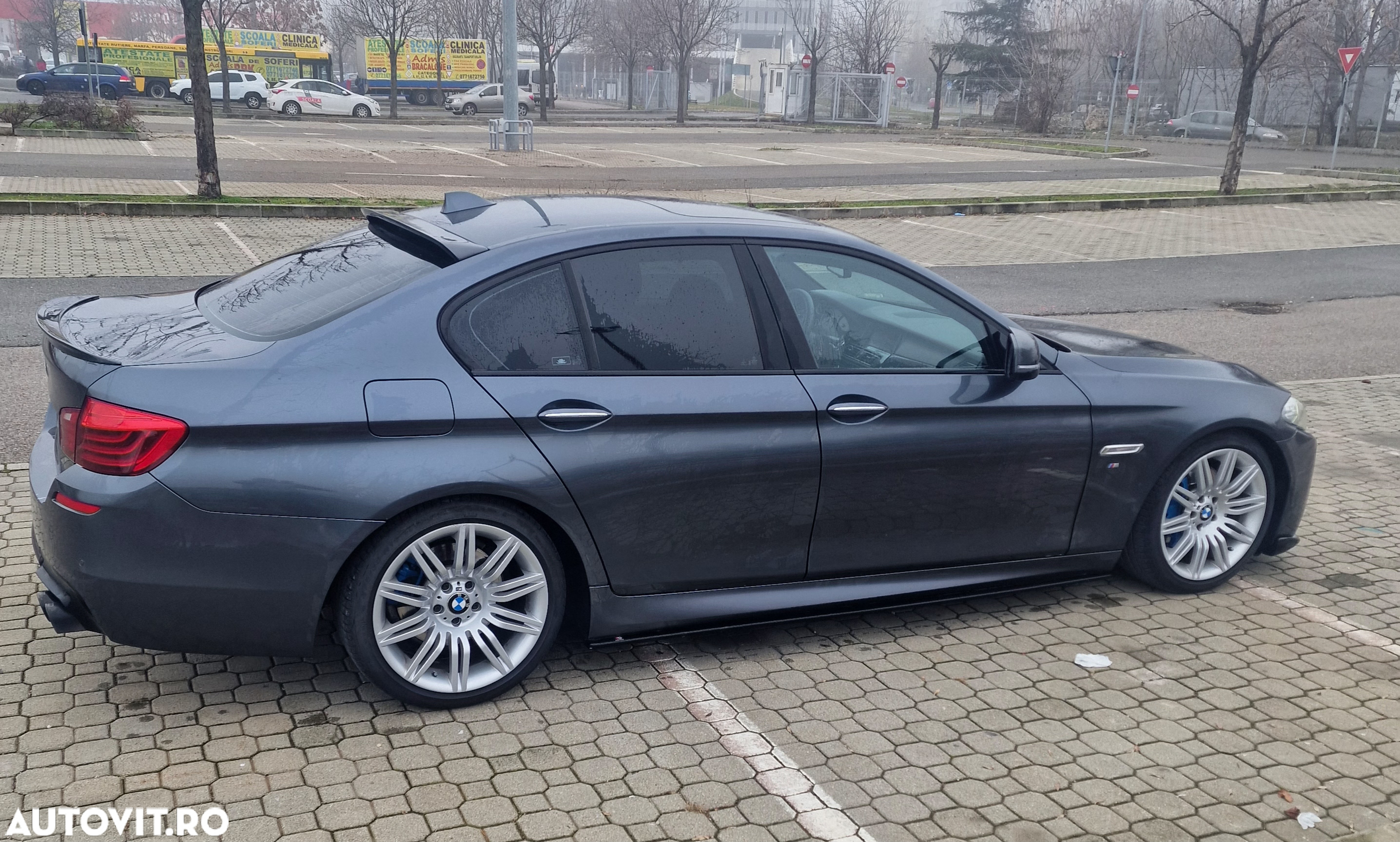BMW Seria 5 525d xDrive AT - 11