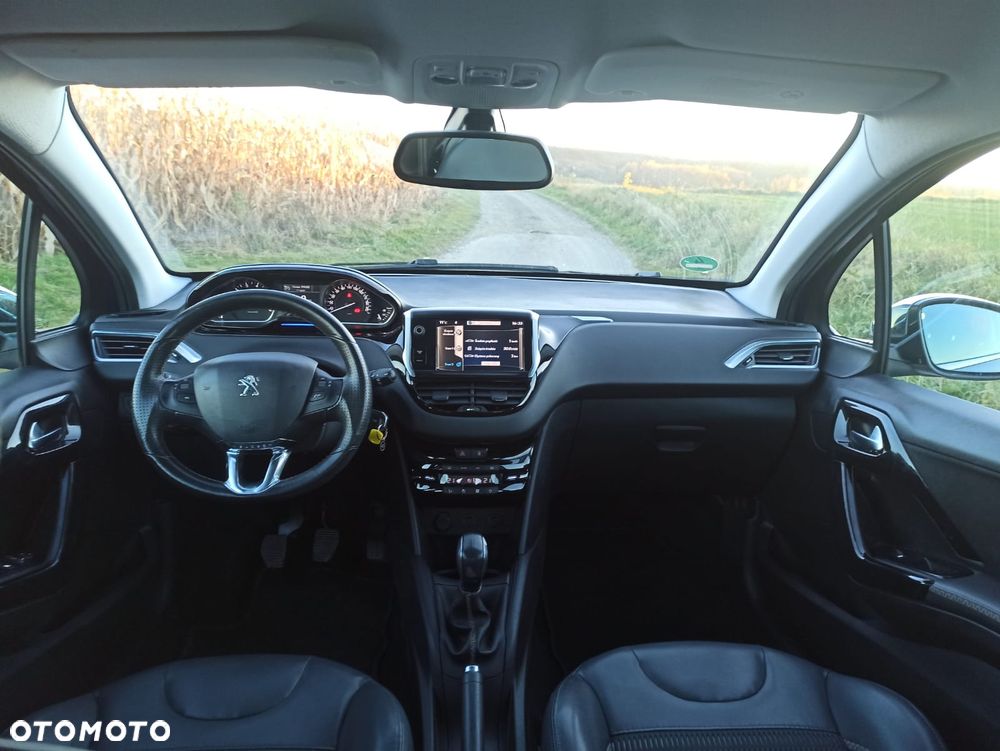 Peugeot 208 95 VTI Allure - 10