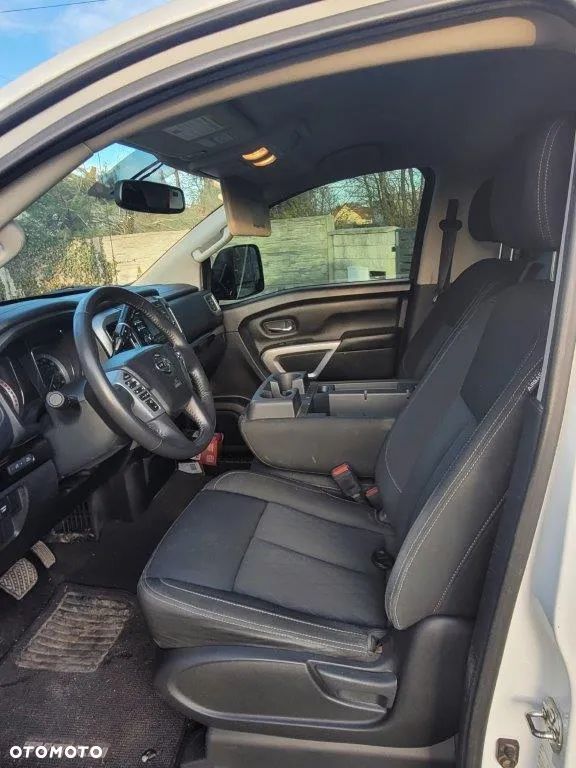 Nissan Titan - 17