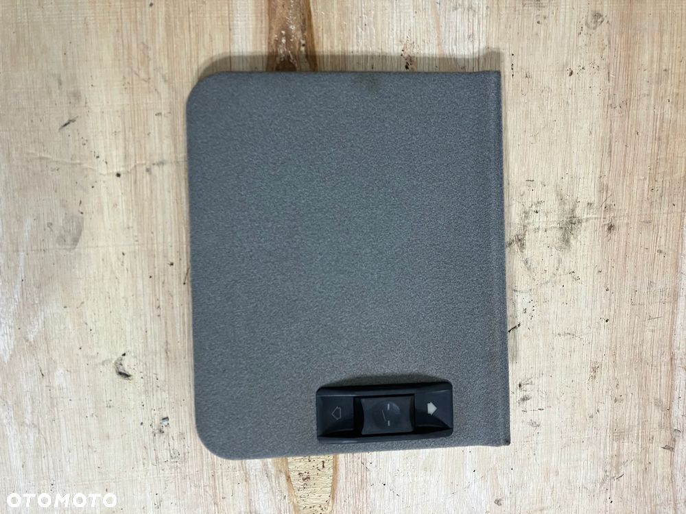 OSŁONA SŁUPKA OSŁONY SŁUPKÓW BMW E34 SEDAN LIFT PODSUFITKA MASKOWNICE PODSUFITKI POSZYCIA LAMPKI JUPITERKI LAMPKA KIEROWCY 1384011 - 10