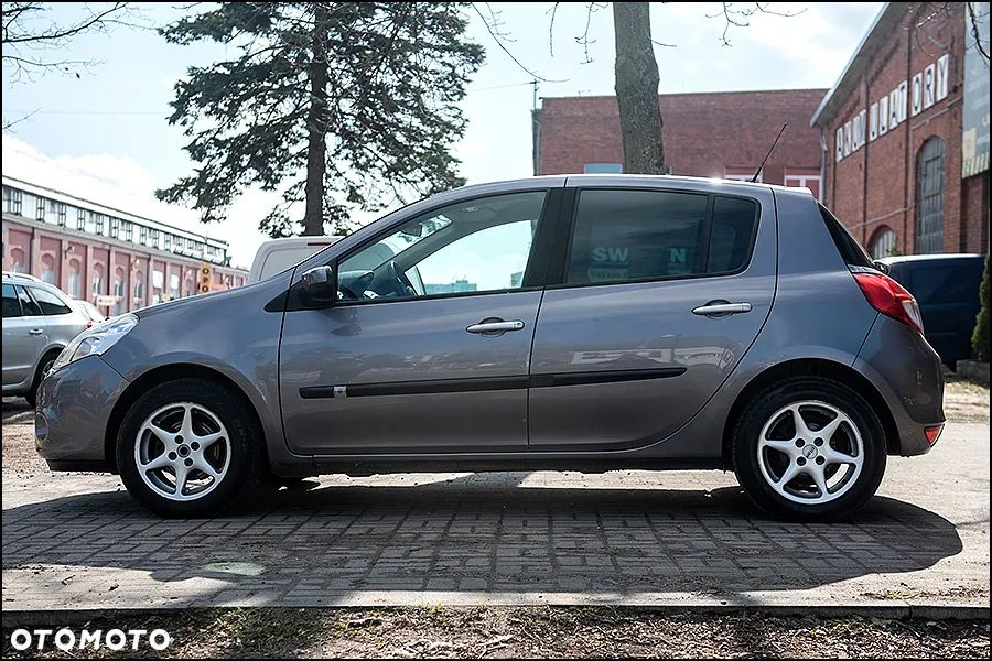 Renault Clio - 6
