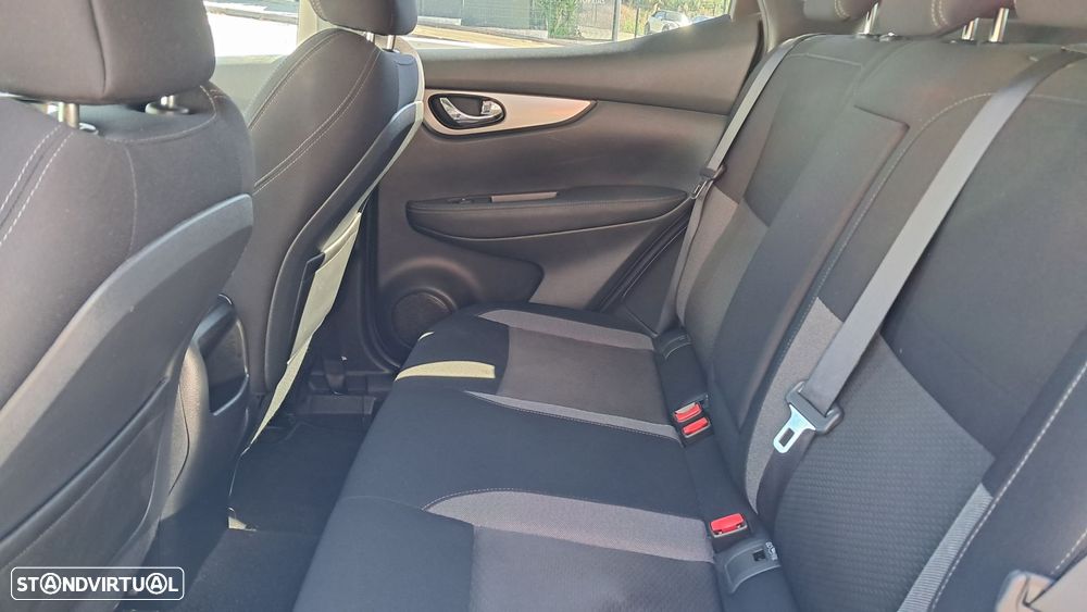 Nissan Qashqai 1.5 dCi N-Connecta J18 - 6