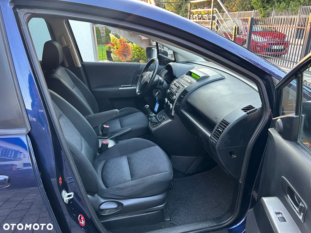 Mazda 5 2.0 Exclusive + - 9