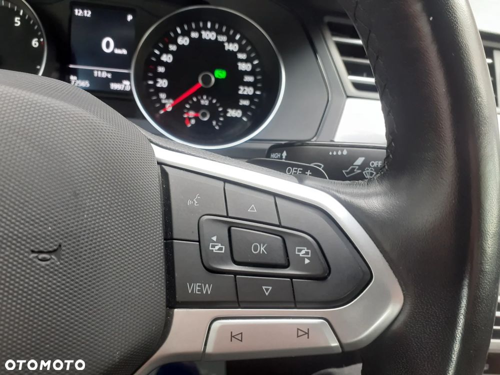 Volkswagen Passat - 14