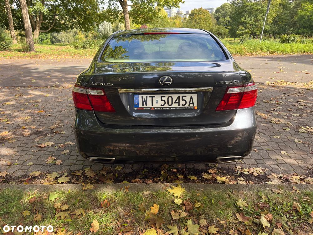 Lexus LS 600h Prestige - 14