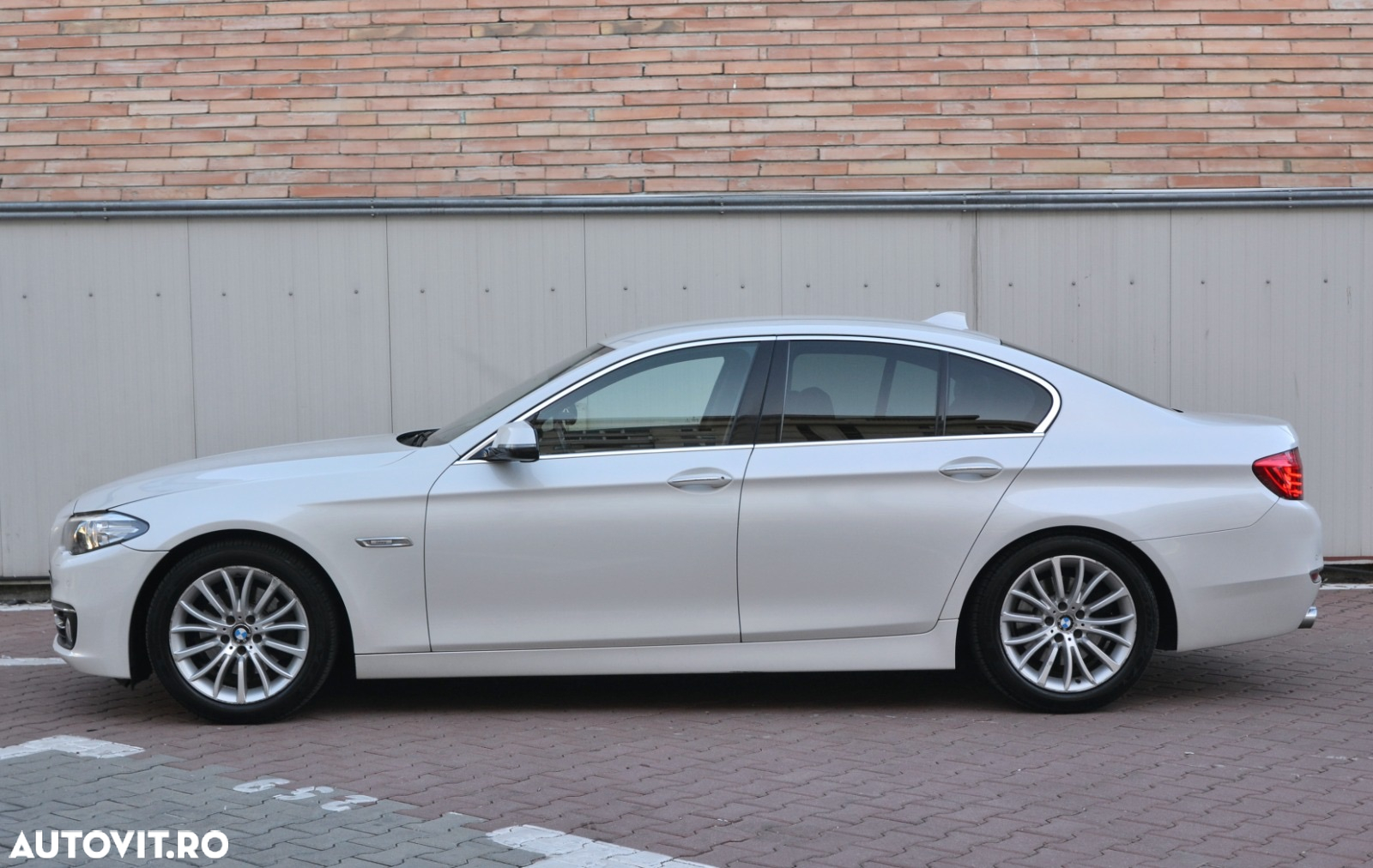 BMW Seria 5 520d AT - 8