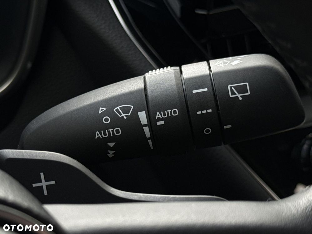 Toyota Corolla 2.0 Hybrid Comfort - 21