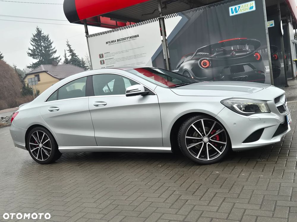 Mercedes-Benz CLA 180 AMG Line - 16