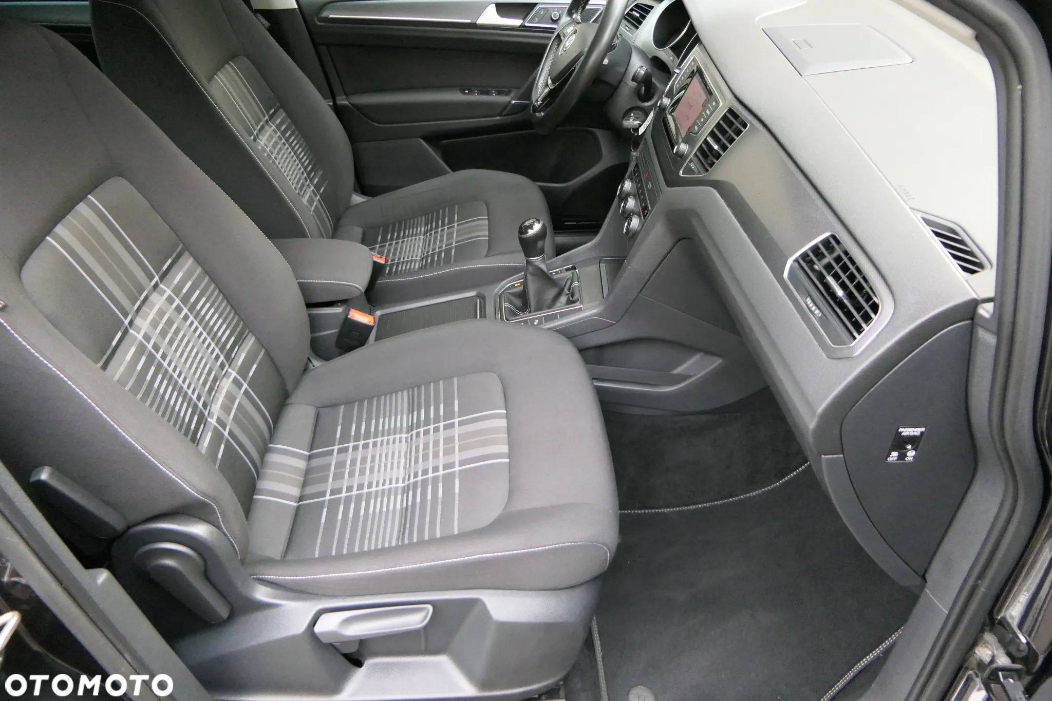 Volkswagen Golf Sportsvan VII SV 1.6 TDI BMT Highline - 18