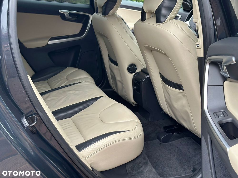 Volvo XC 60 D5 AWD RDesign - 10