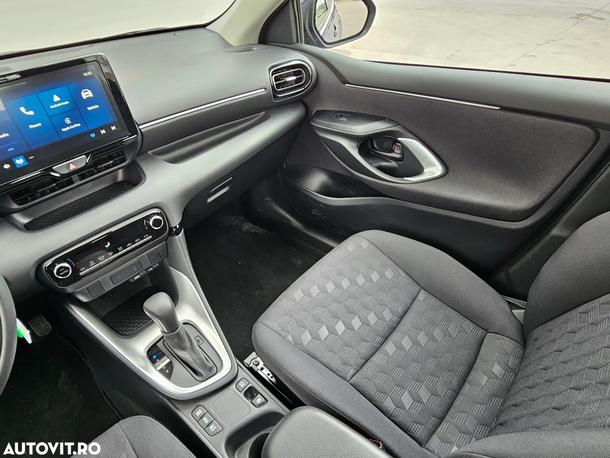 Toyota Yaris Hybrid 116 1.5 VVT-i Business Edition - 7