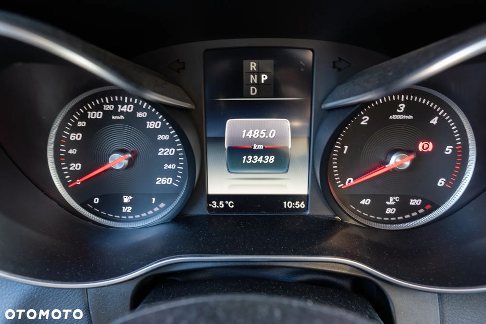 Mercedes-Benz GLC - 12