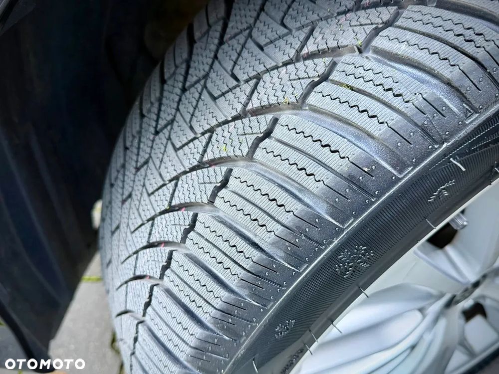 Toyota Camry 2.5 Hybrid Executive CVT - 13