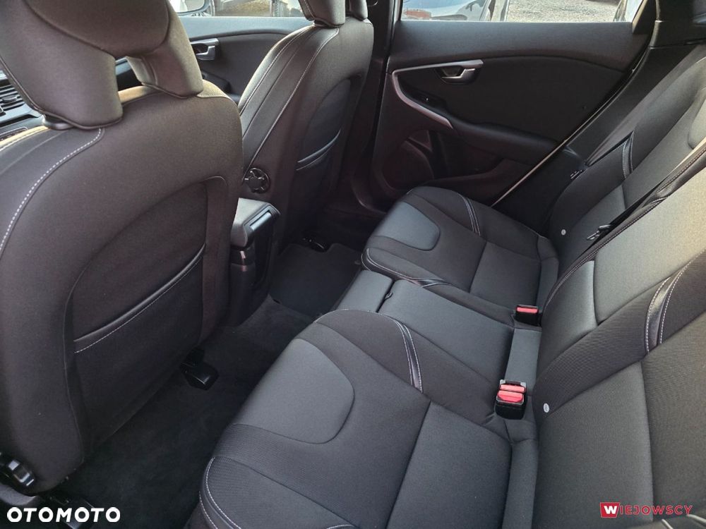 Volvo V40 - 16