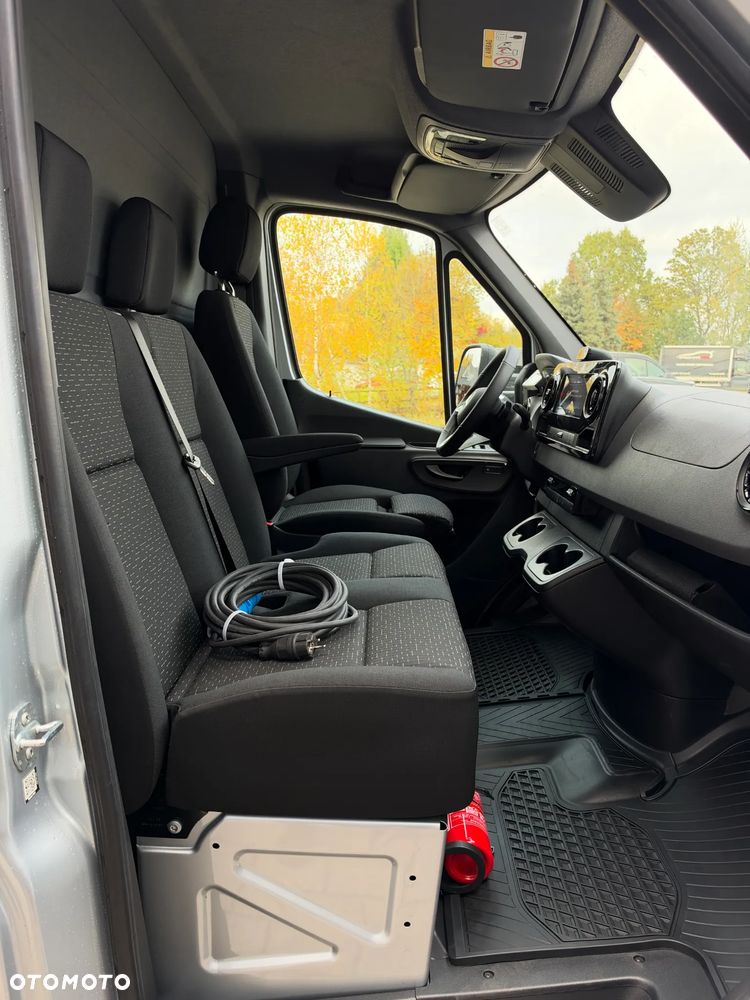Mercedes-Benz Sprinter - 29