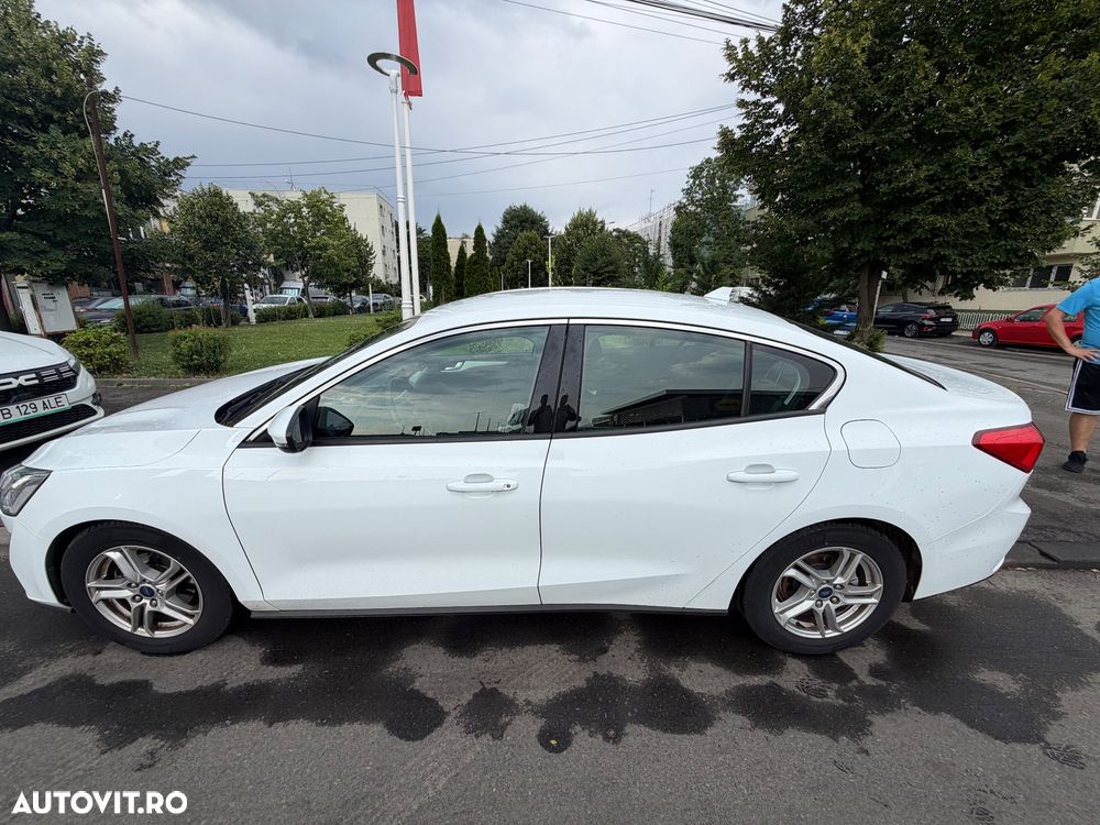 Ford Focus 1.0 EcoBoost Trend - 14