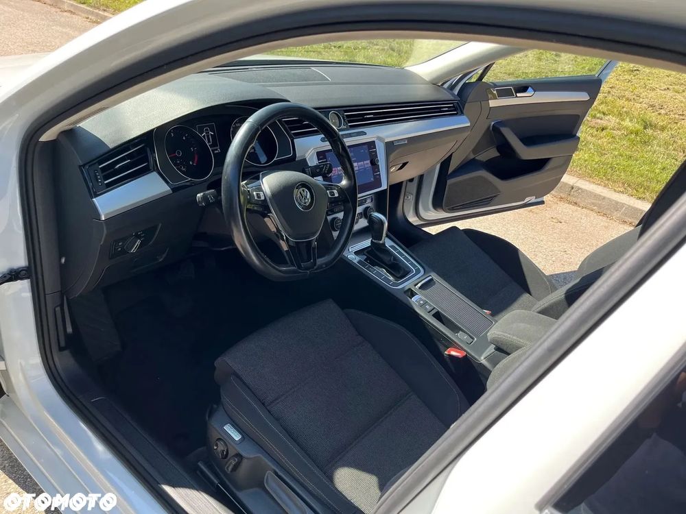 Volkswagen Passat 1.6 TDI (BlueMotion Technology) DSG Trendline - 10