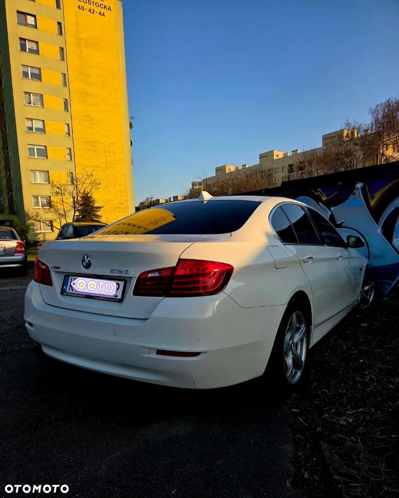BMW Seria 5 528i xDrive Luxury Line - 16