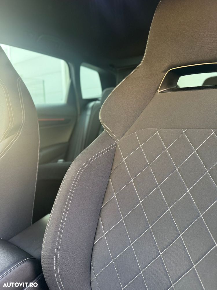 Skoda Karoq 2.0 TDI SCR 4x4 DSG Sportline - 37