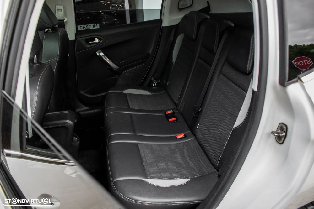 Peugeot 2008 1.6 e-HDi Allure - 18