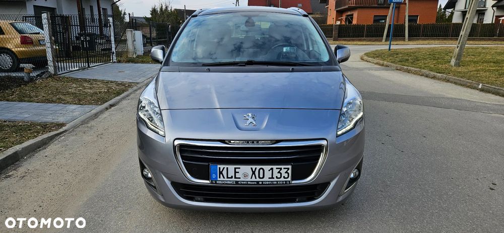 Peugeot 5008 - 8