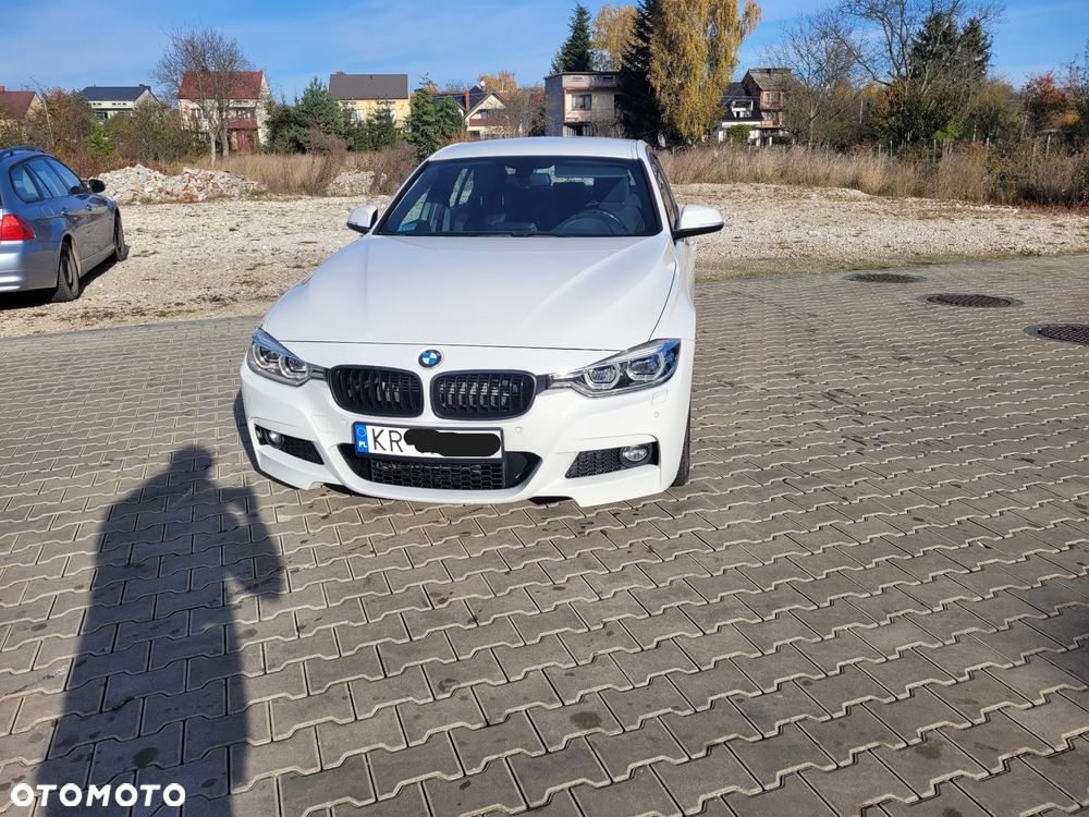 BMW Seria 3 330i M Sport - 3