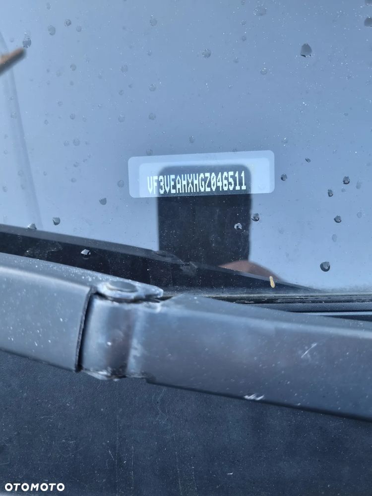 Peugeot Traveller - 12