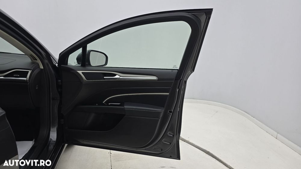 Ford Mondeo 2.0 HEV Vignale - 18