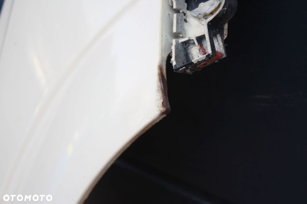 BŁOTNIK PRAWY PRZEDNI OPEL ZAFIRA B Y611 - 11