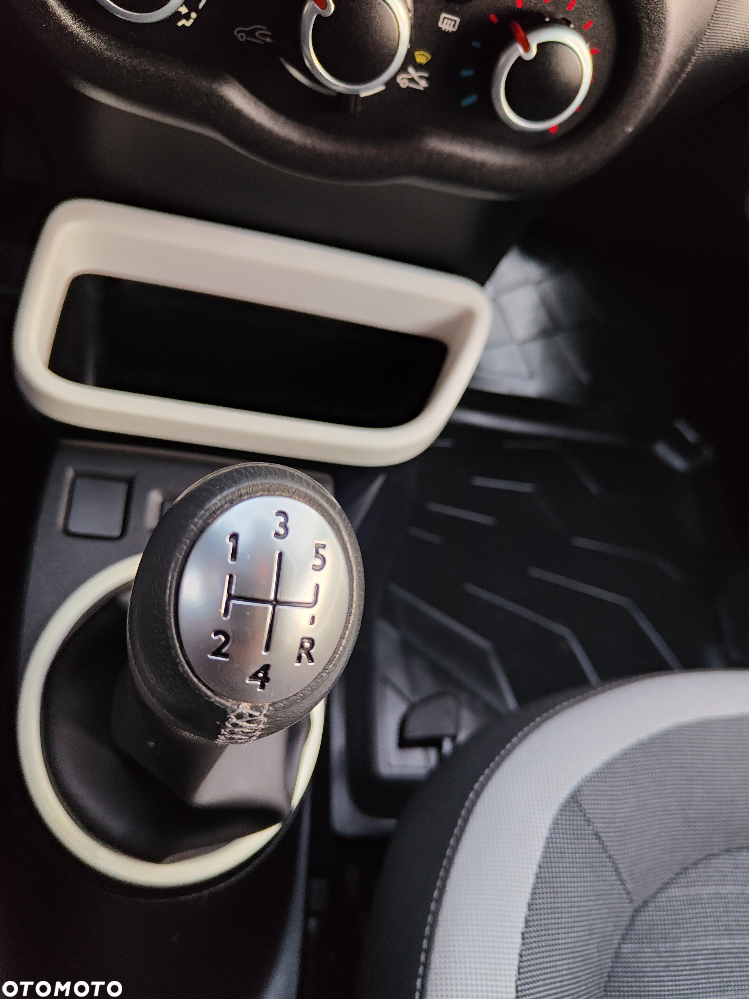 Renault Twingo SCe 70 Intens - 15