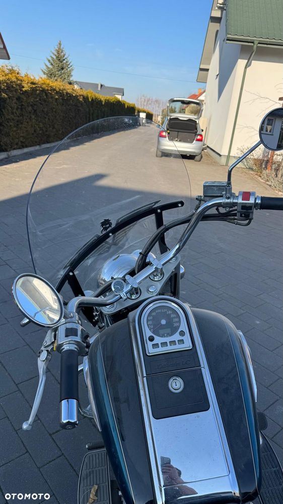 Suzuki Intruder - 3