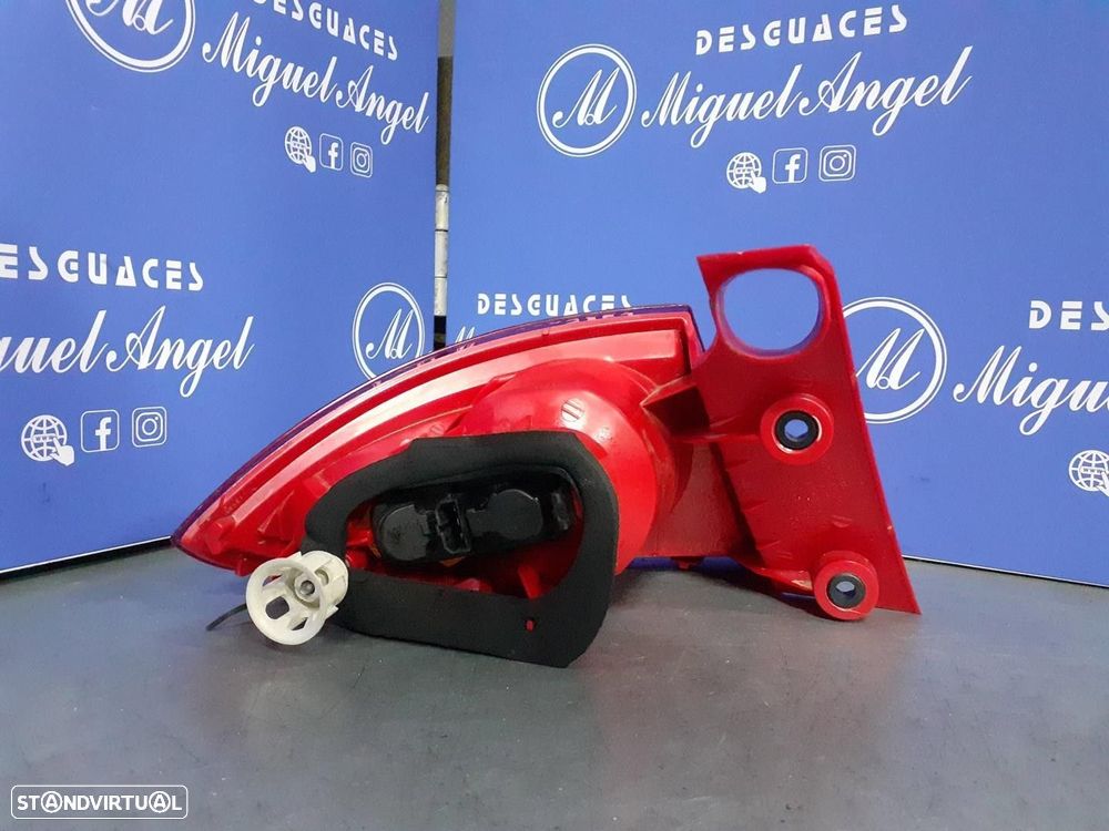 FAROLIM TRASEIRO DIREITO SEAT LEON 2006 -084451917 - 6