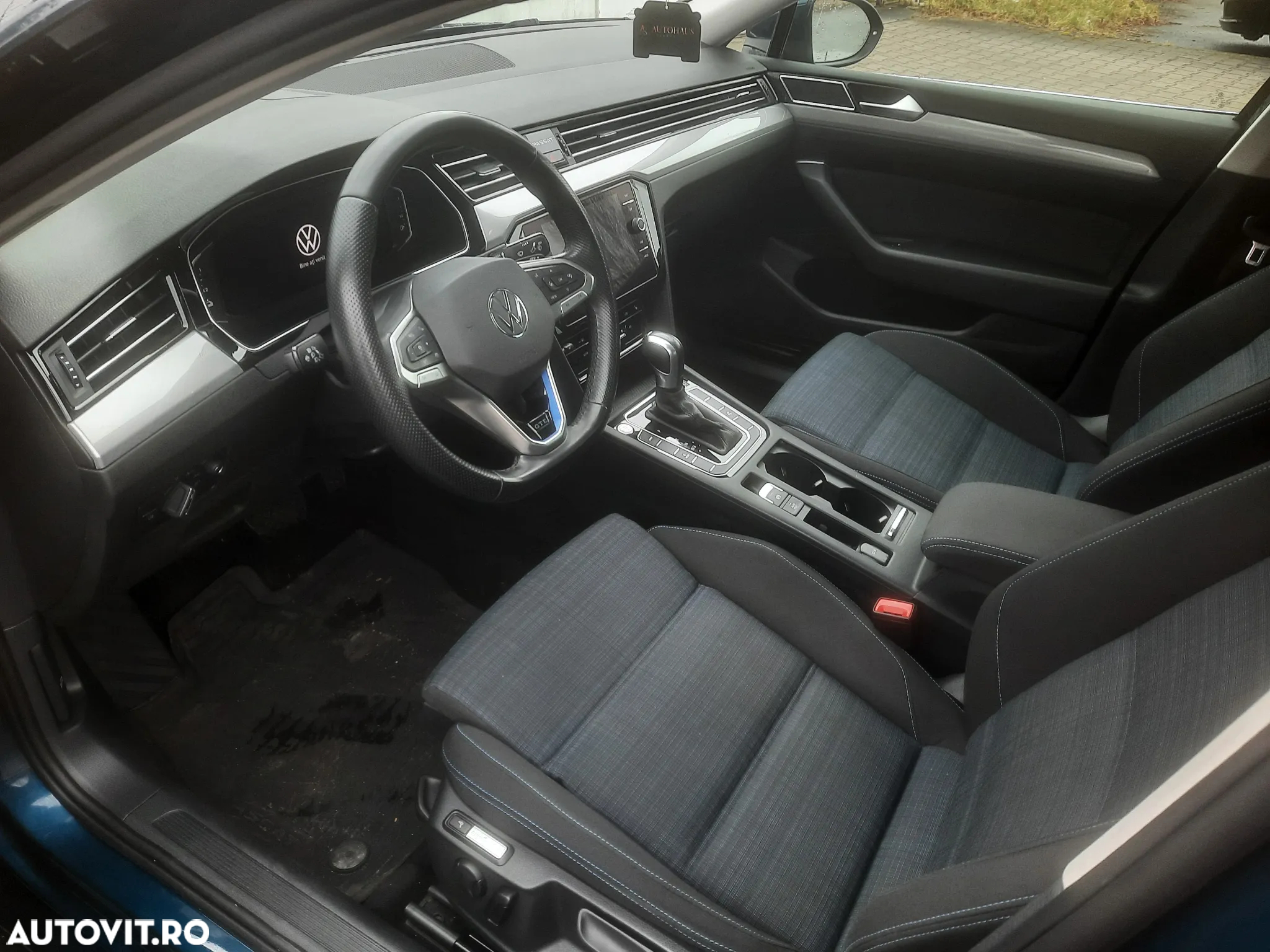 Volkswagen Passat - 13