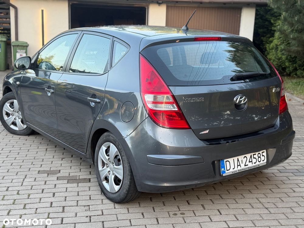 Hyundai i30 1.6 Automatik Comfort - 4